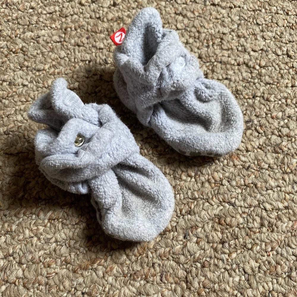 Zutano 12 month booties Gray.